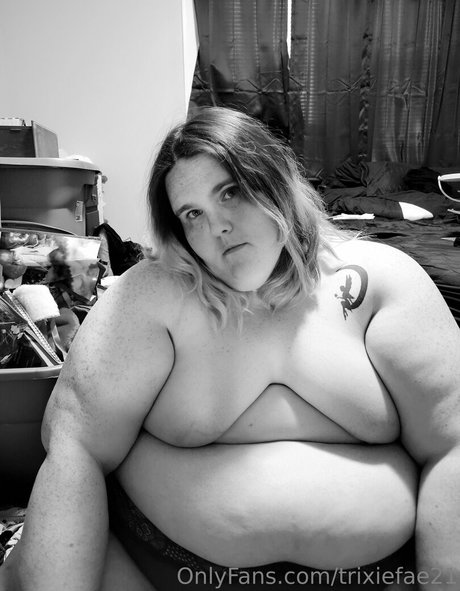 trixiefae21 actrice chaude des photos