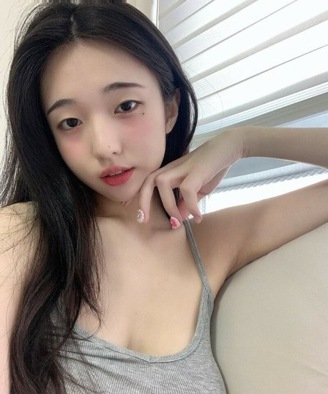 Lee Yeonwoo belle star du porno galerie