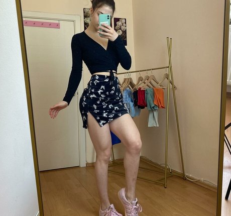 Sudefit nus star du porno photos