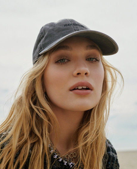 Maddie Ziegler modèle exclusif des photos