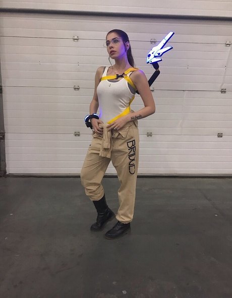 chevauchant un gode onlyfans beau img