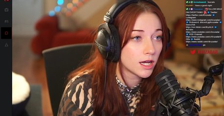 blonde aux gros seins onlyfans érotique gratuit photos