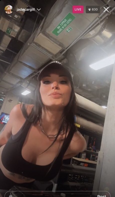 Saraya Bevis modèle artistique photo