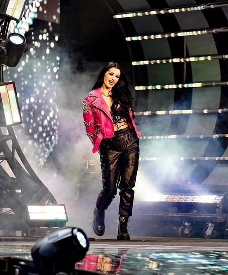 Saraya Bevis modèle porno des photos