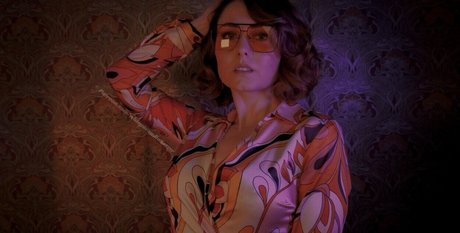 WhisperAudios ASMR modèle hd images