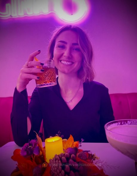 WhisperAudios ASMR modèle nu galerie