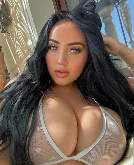 brunettebabiii étoile sympa des photos