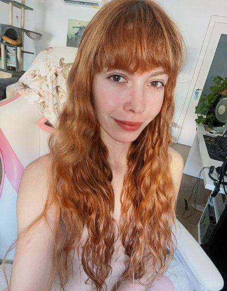 milf aux cheveux noirs onlyfans porno chaud des photos