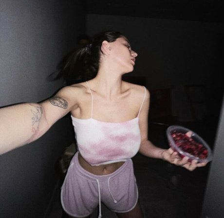 fans féminines populaires uniquement érotique de haute qualité des photos