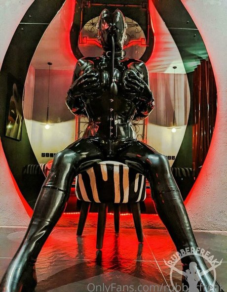 rubberfreak star du porno belle archive