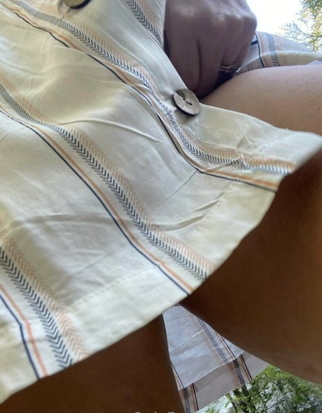 fille courbée dà côté onlyfans haut xxx collection