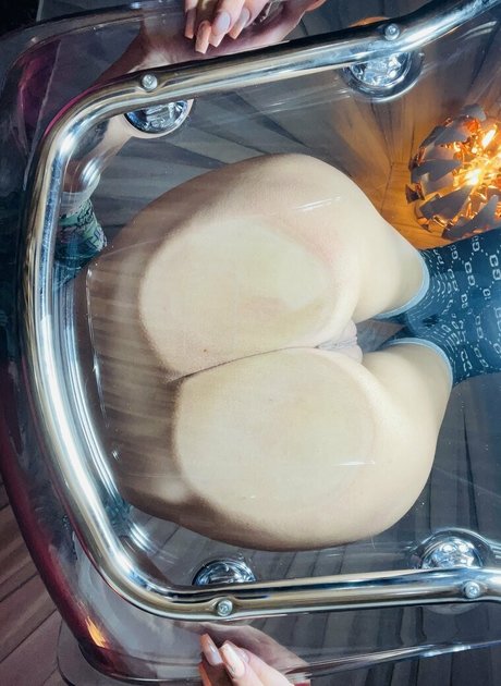 FallingDevil actrice chaude image