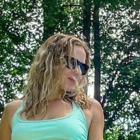 EmilyThankYouNext actrice artistique img