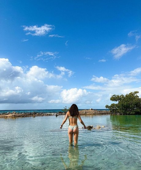 EmilyThankYouNext star du porno chaud des photos