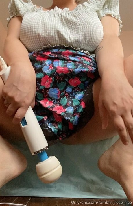 ramblinrosefree actrice nue img