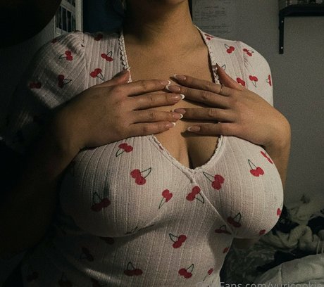 yuricookie actrice parfaite image