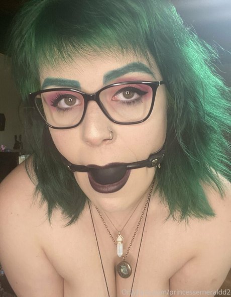 princessemeraldd2 modèle nu photos