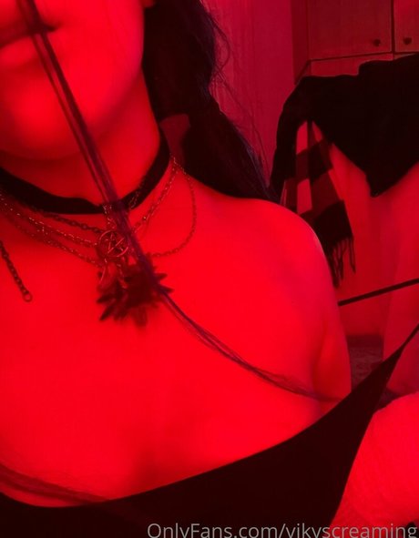 vikyscreaming modèle joli des photos