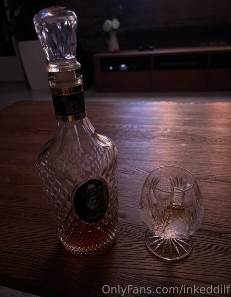 inkeddilf actrice chaude archive