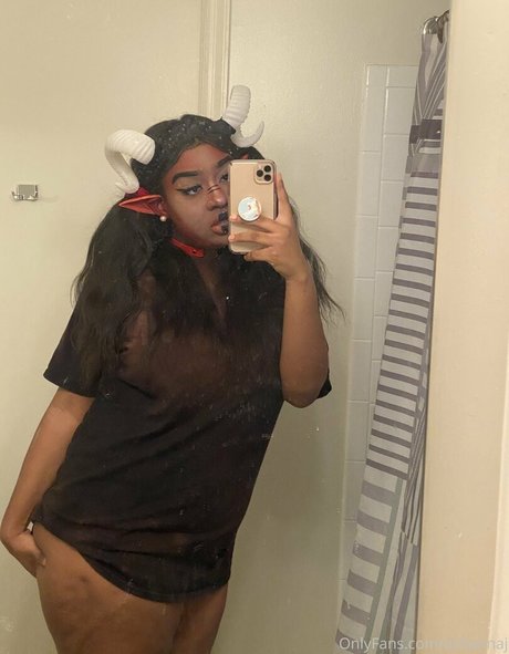 artbyash sexe star photo