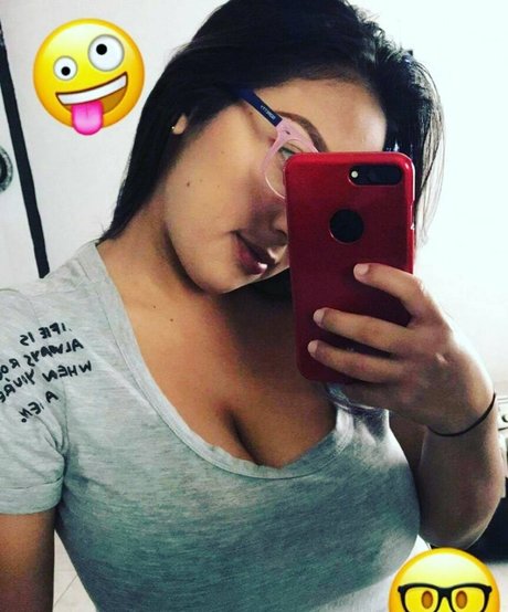 Karen Pinargote Torres art star du porno des photos