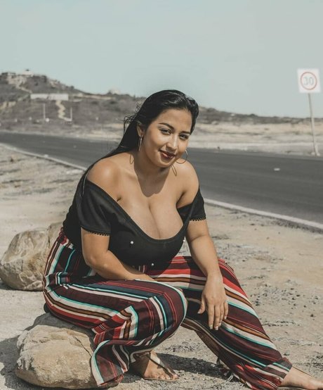 Karen Pinargote Torres star du porno hd des photos