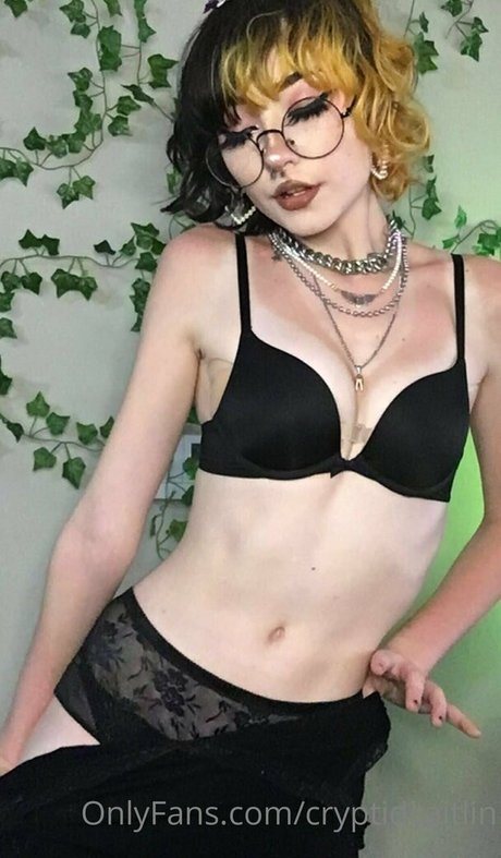 cryptidcaitlin xxx star du porno photos