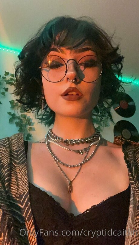 cryptidcaitlin star du porno xxx des photos
