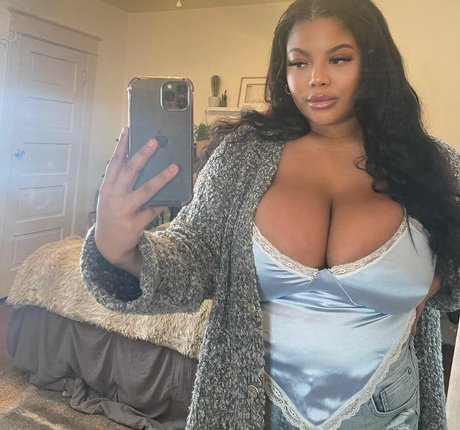 Gabrielle Logan étoile exclusive collection