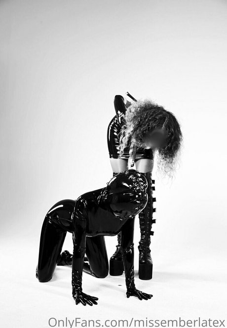 missemberlatex star érotique photo