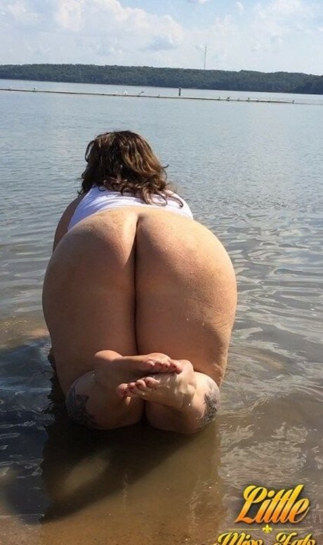 Corissa Enneking haut modèle image