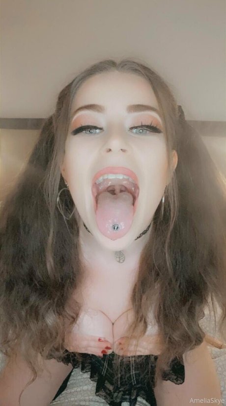 baisers lesbiens onlyfans belle gratuite image