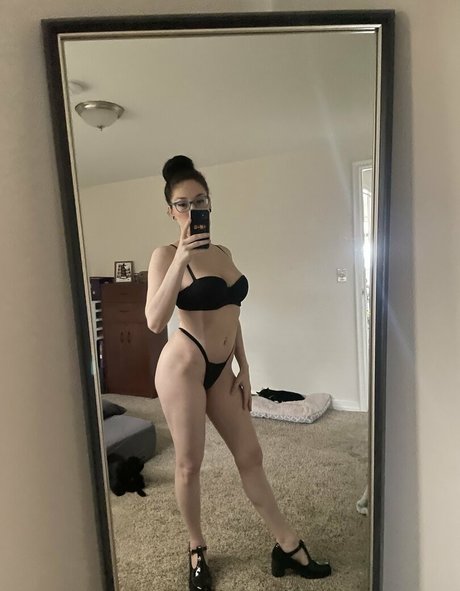 brunette onlyfans gratuit de haute qualité image