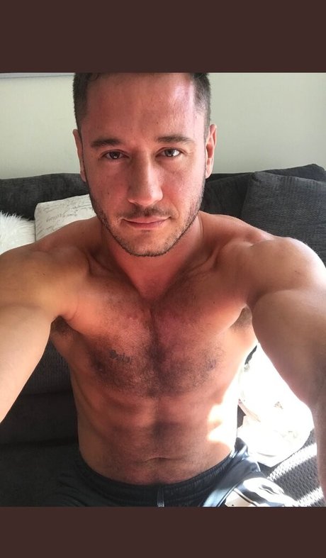 cosplay noir uniquement pour les fans porno exclusif image