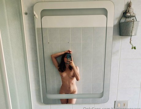 tomoeeegozen actrice libre photos