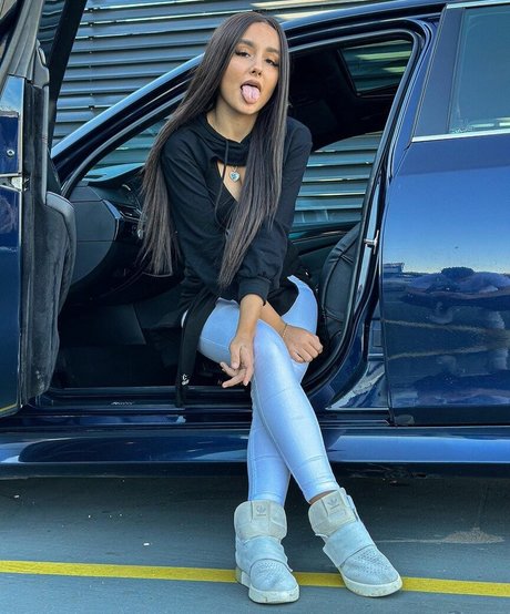 enceintes soumises onlyfans assez nue image