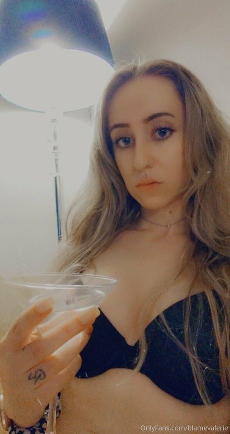 blamevalerie actrice de grande qualité photos