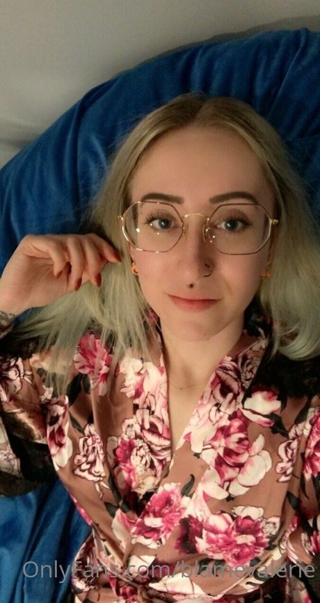 trio à gros seins onlyfans assez érotique collection