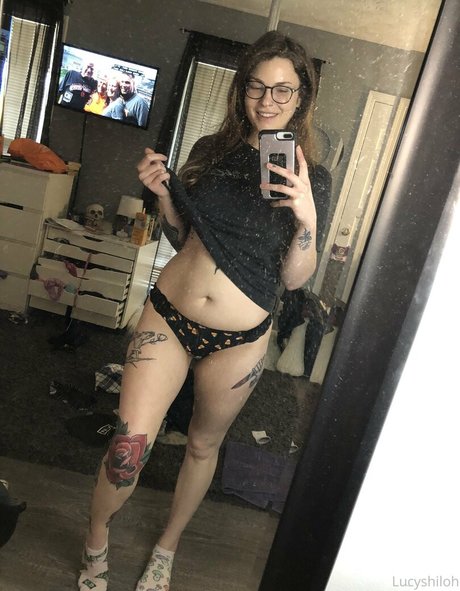 lucyshilohcam beau modèle photos