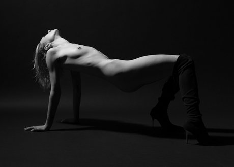 se déshabiller uniquement pour les fans porno images