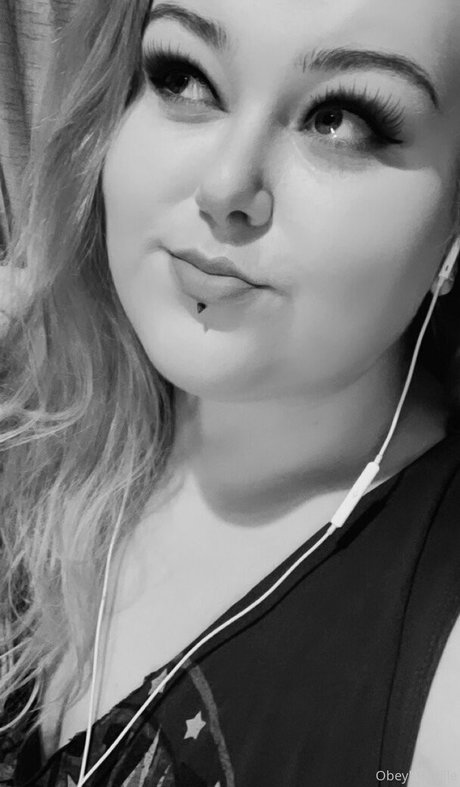 obeymisselle modèles nus photos