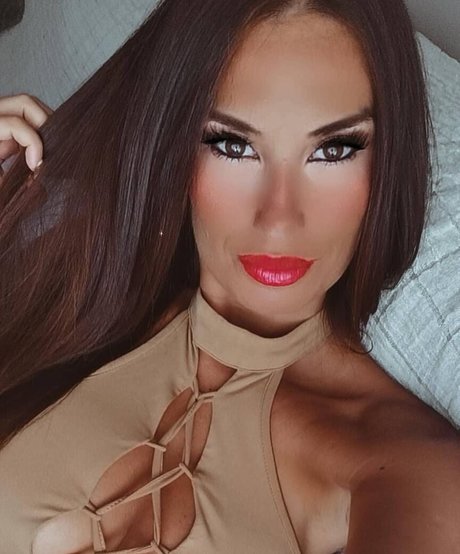 reine de pique onlyfans beau photos