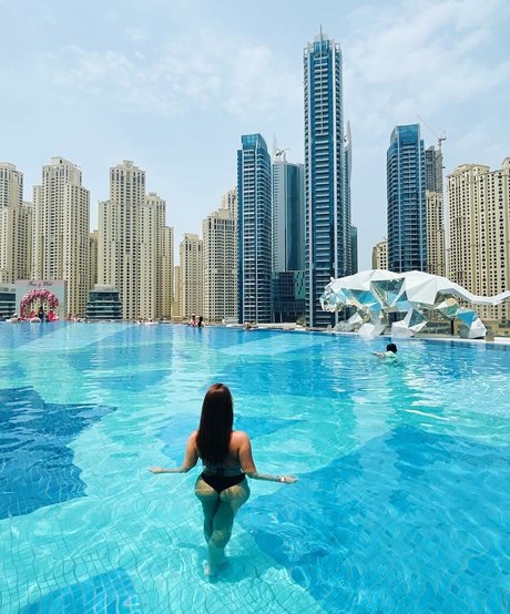 Lara Moreno star érotique collection