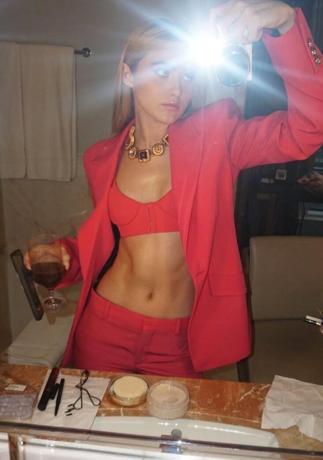 Kathryn Newton star du porno img