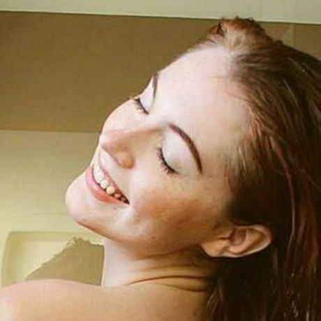 Danielle Boker modèle sympa galerie