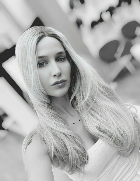 fans anaux courbés uniquement assez nue image