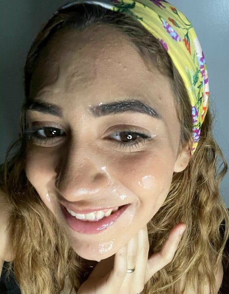 artemiscarmona modèle érotique des photos