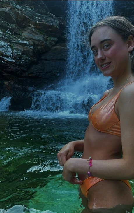 Lanarhoadesjunior étoile sexy photo