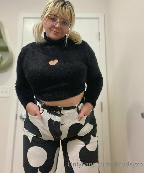 cloudsyxo actrice artistique galeries