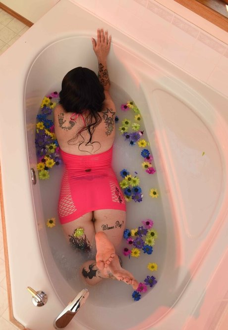 babyghoul 666 jolie actrice galeries